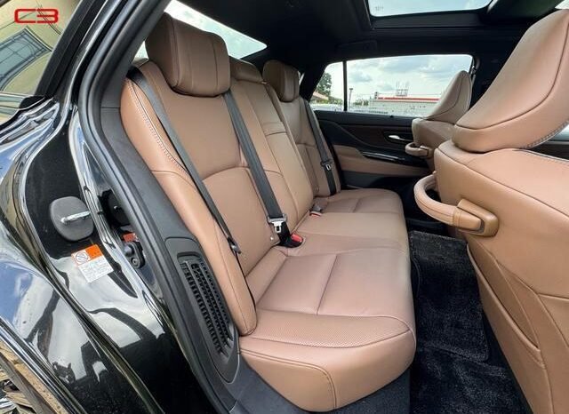 
								TOYOTA CROWN FOR SALE IN KENYA full									