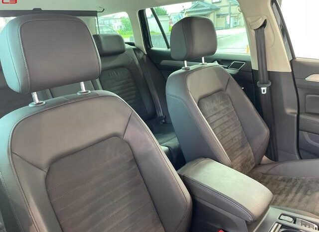 
								VOLKSWAGEN PASSAT VARIANT FOR SALE IN KENYA full									