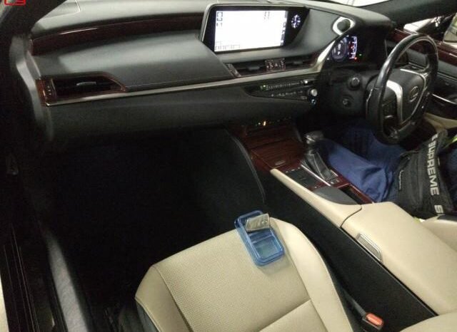 
								LEXUS ES FOR SALE IN KENYA full									
