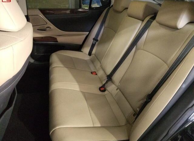 
								LEXUS ES FOR SALE IN KENYA full									