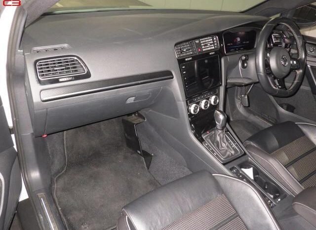 
								VOLKSWAGEN GOLF R FOR SALE IN KENYA full									