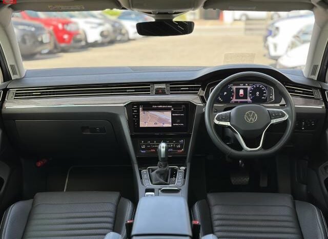 
								VOLKSWAGEN PASSAT VARIANT FOR SALE IN KENYA full									