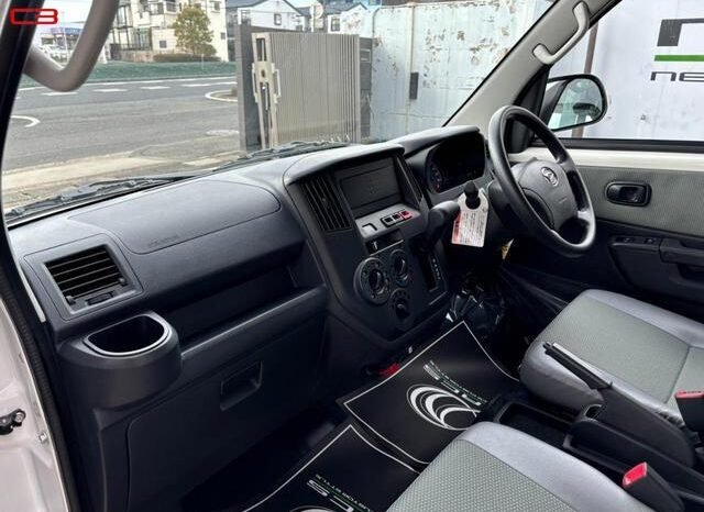 
								DAIHATSU GRAN MAX CARGO FOR SALE IN KENYA full									