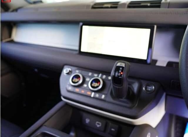 
								LAND ROVER DEFENDER FOR SALE IN KENYA full									