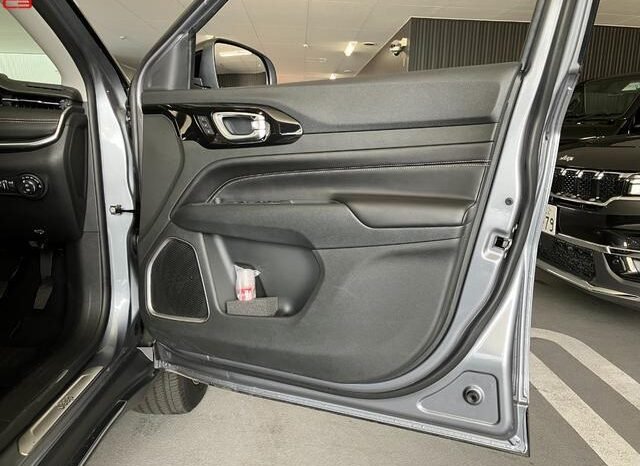 
								CHRYSLER JEEP JEEP COMMANDER FOR SALE IN KENYA full									